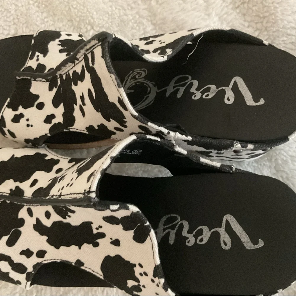 Black and White Women's Sandals - Picture 2 of 6